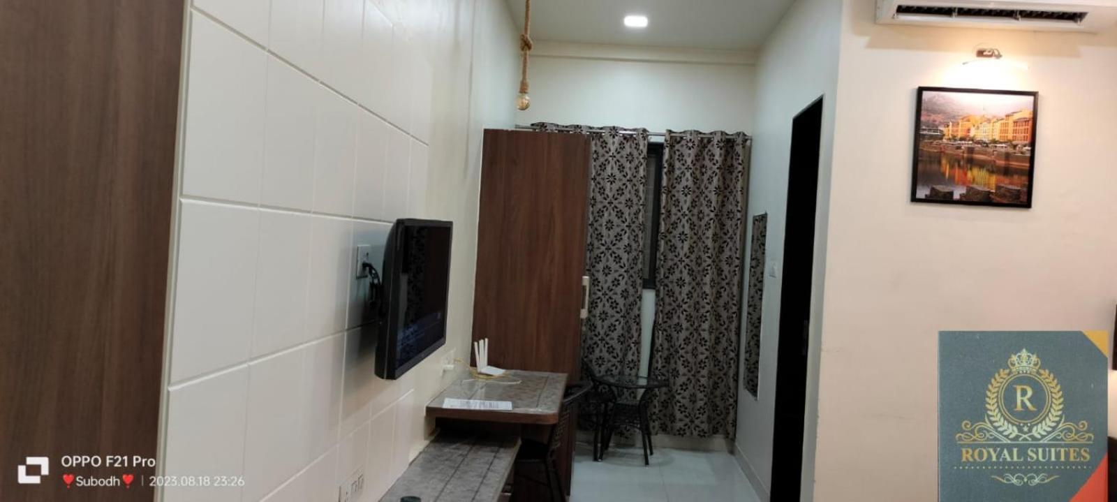 Fabhotel Royal Suits - Nr Mahadji Shinde Chhatri Mundhva Dış mekan fotoğraf